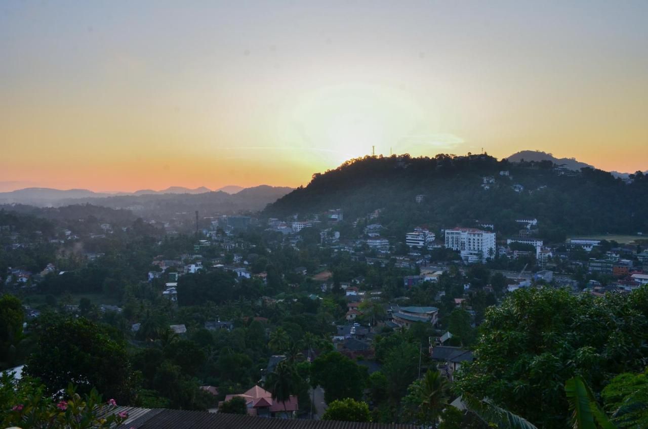 Angel Tower Bed & Breakfast Kandy Dış mekan fotoğraf